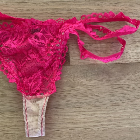Victoria’s Secret Eyelet and Mesh Thong - Picture 3 of 5